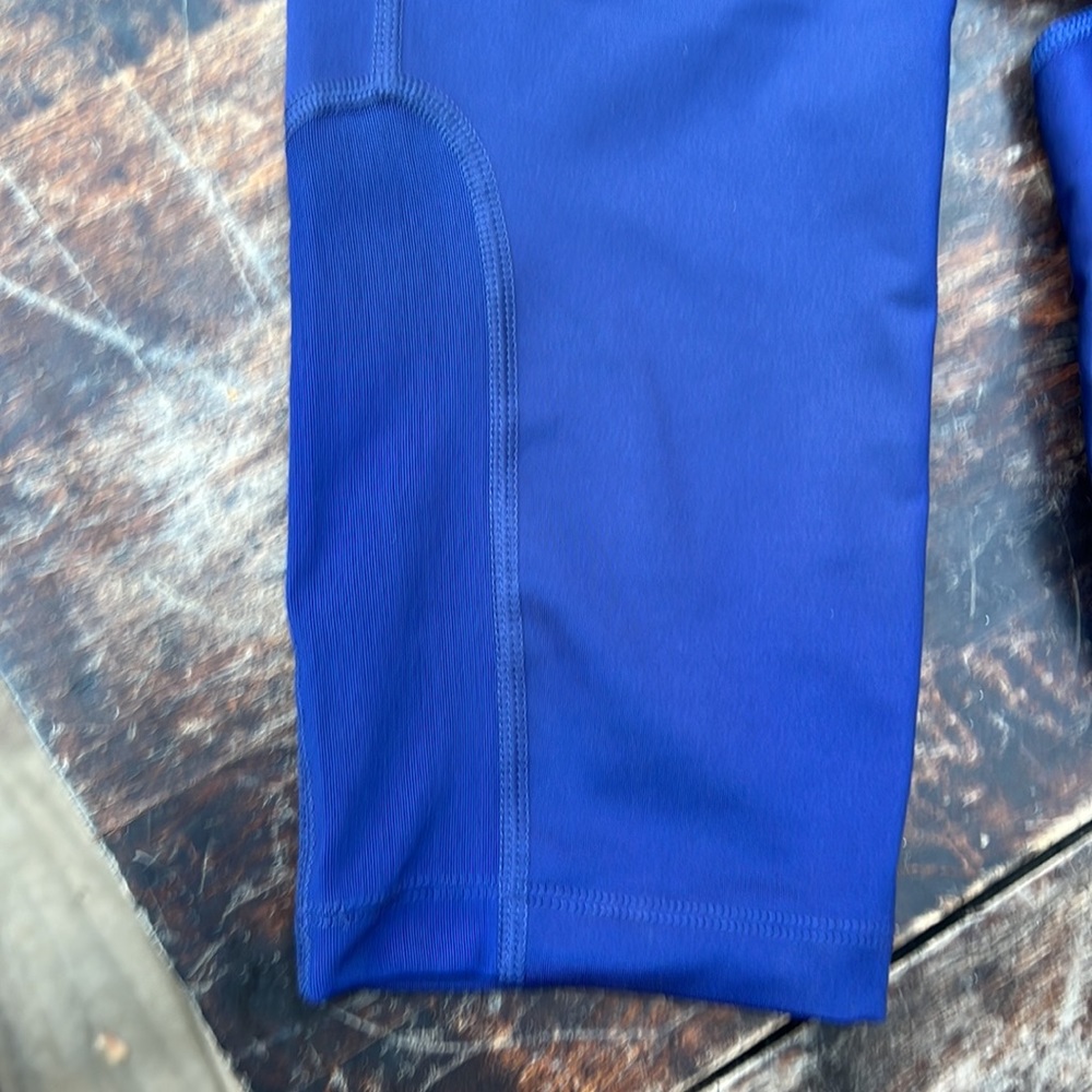 Nike NWOT Epic cropped running leggings with mesh mid rise firm support size M - Picture 6 of 14